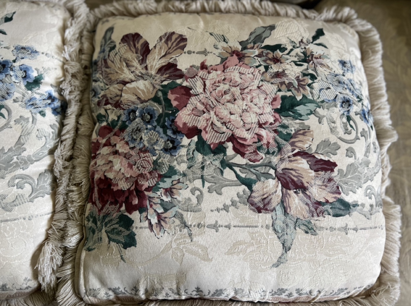 Vintage Floral Accent Pillows (Set of 2) - photo 2
