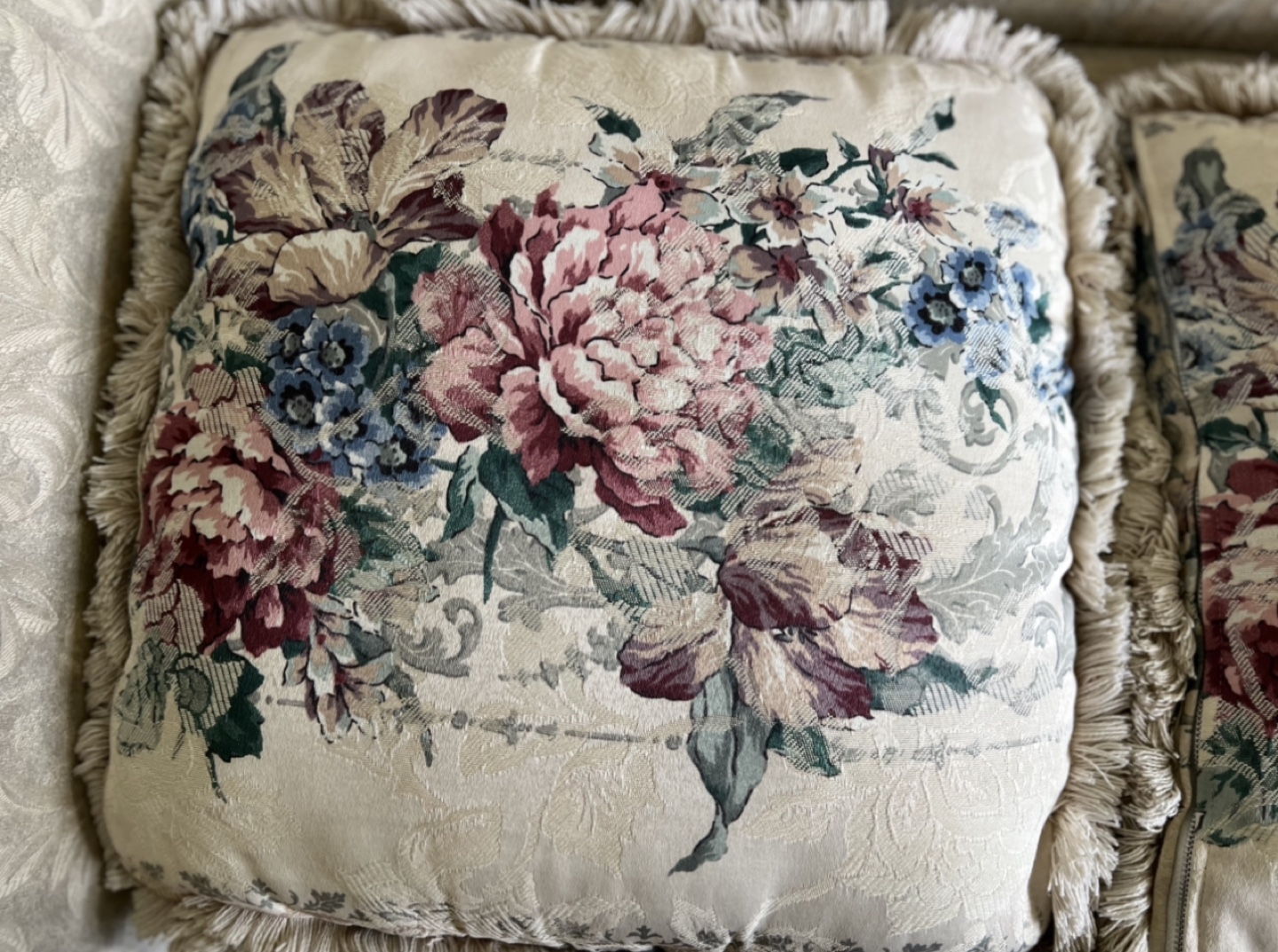 Vintage Floral Accent Pillows (Set of 2) - photo 3