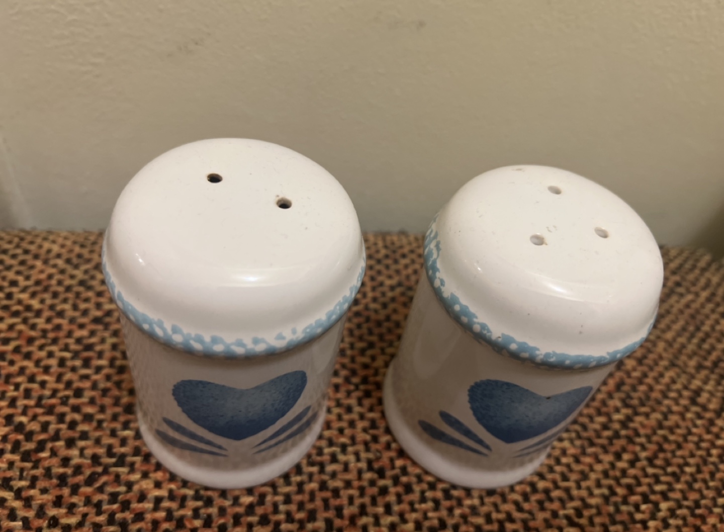 Pair of Ceramic Salt and Pepper Shakers with Blue Heart Design - photo 2