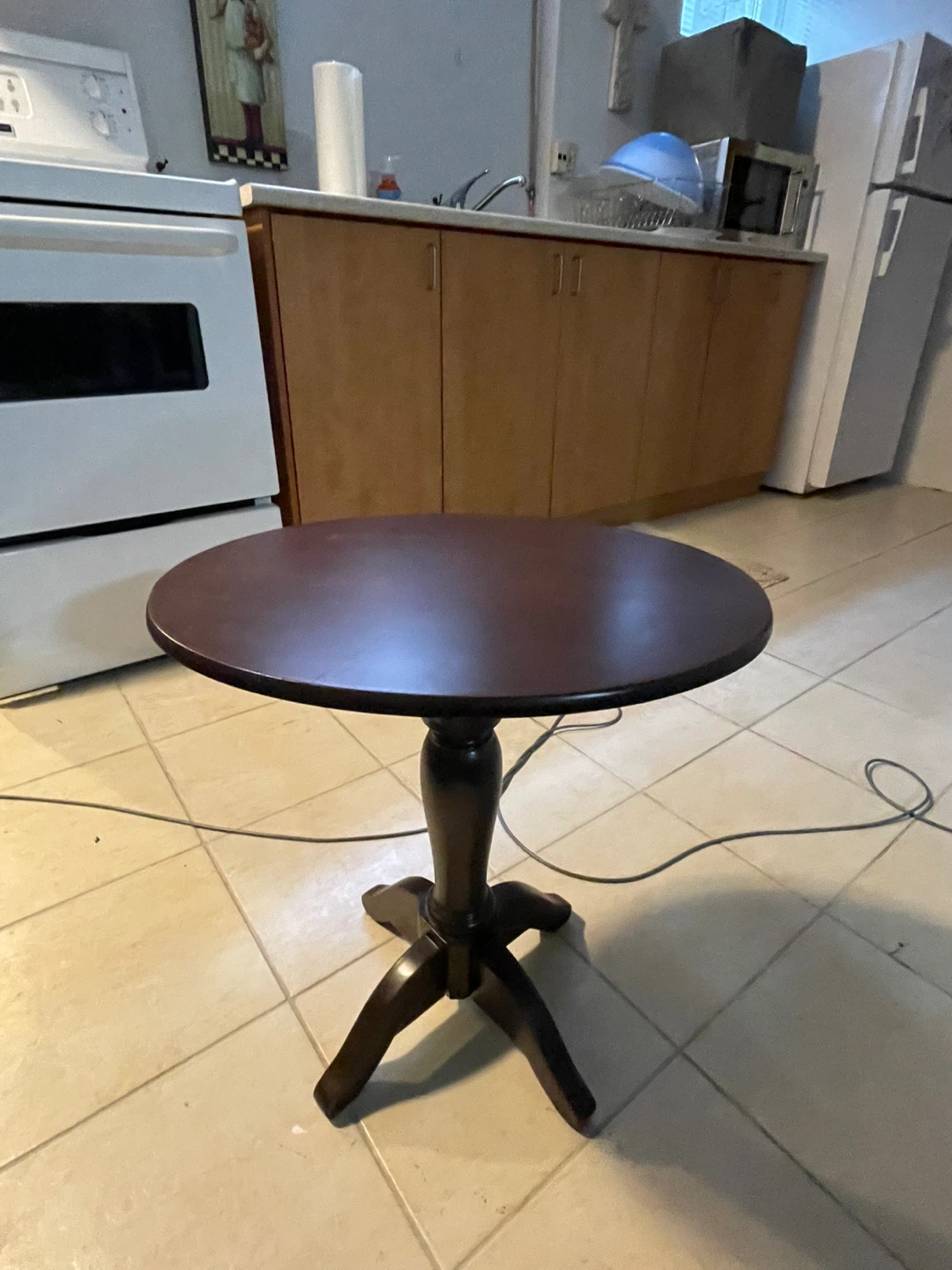 Round Pedestal Dining Table