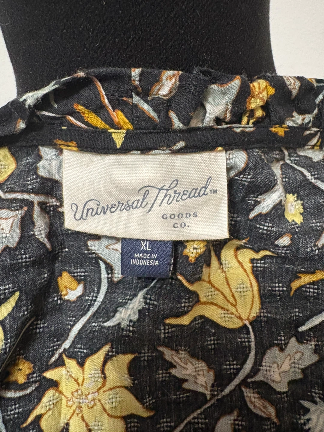 Universal Thread Goods Women's XL Floral Print Wrap Blouse - photo 5