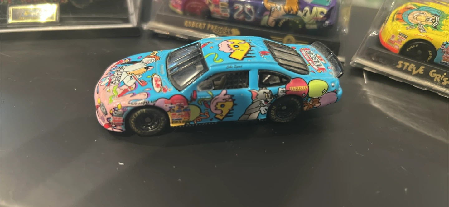 NASCAR Hotwheels - photo 3