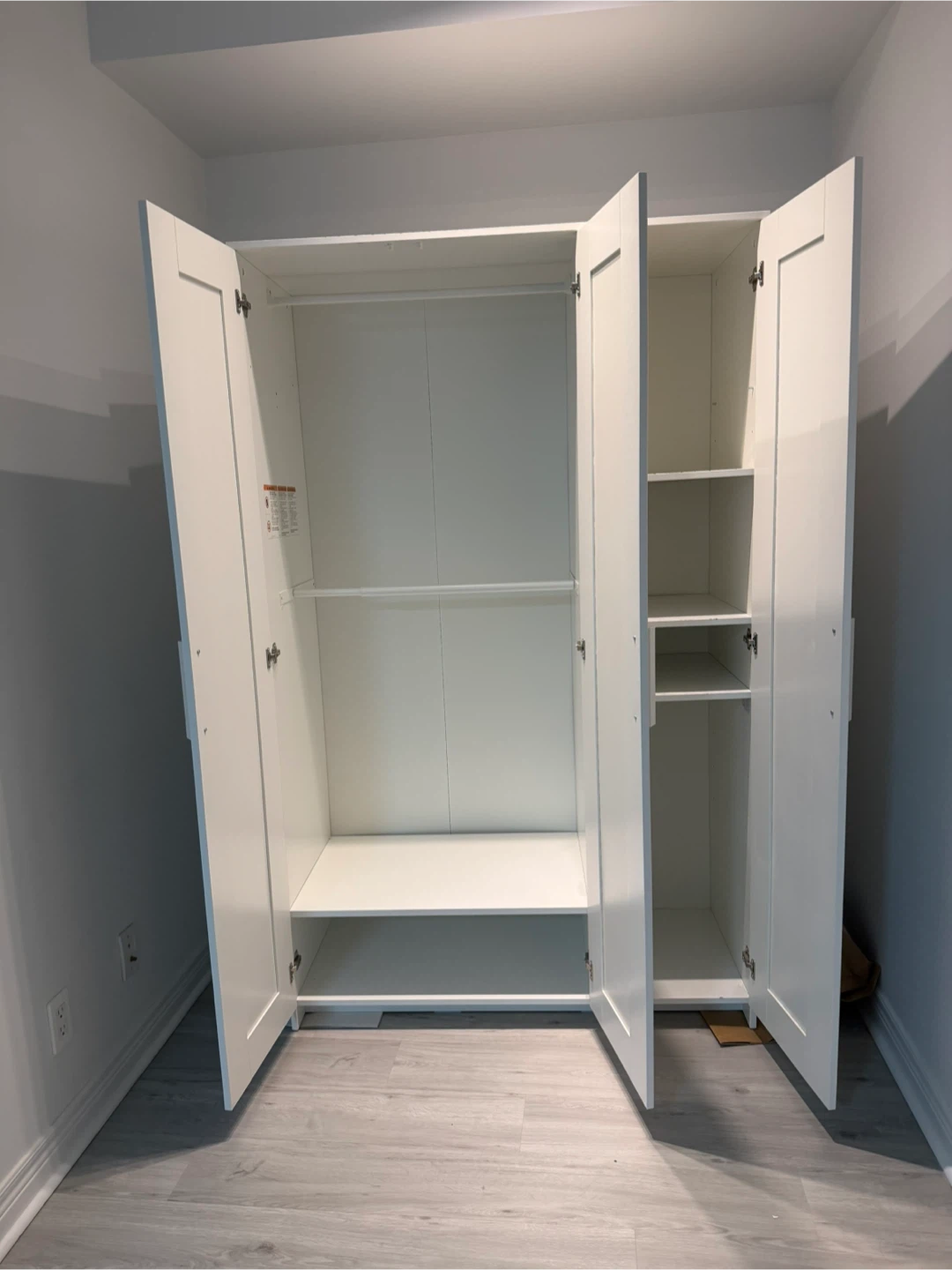 IKEA BRIMNES Wardrobe with 3 Doors and Mirror - White - photo 4