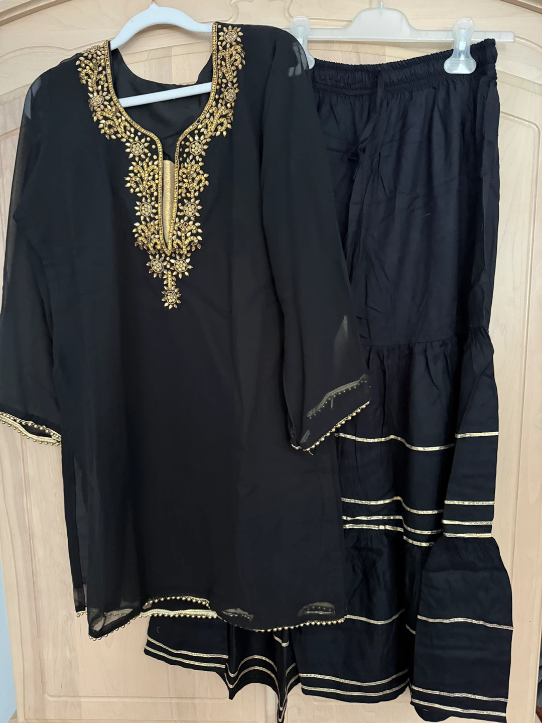 Black Embroidered Kurta with Palazzo Pants NEW - photo 3