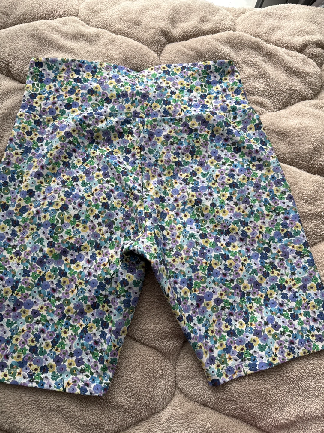 Oysho Floral Bike Gym Shorts - photo 3