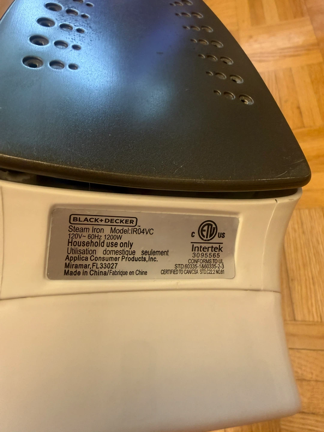 Black+Decker Steam Iron IR04VC - photo 3