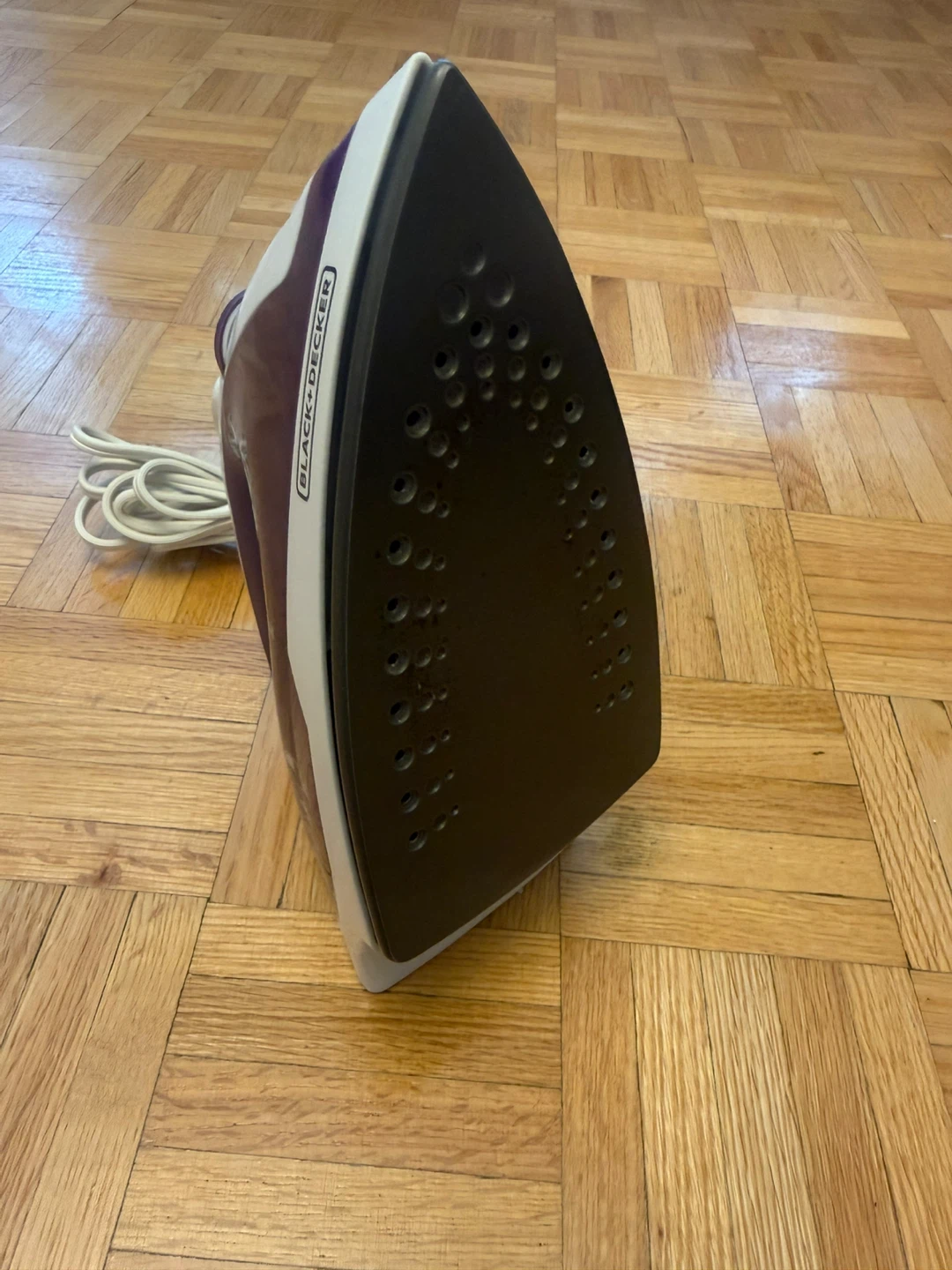 Black+Decker Steam Iron IR04VC - photo 4