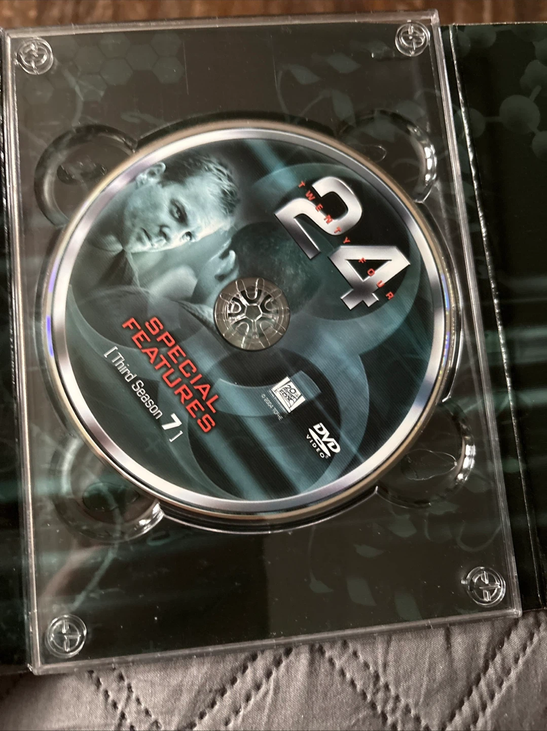 24: Season Three - Seven-Disc Collector's Edition DVD Set - photo 5