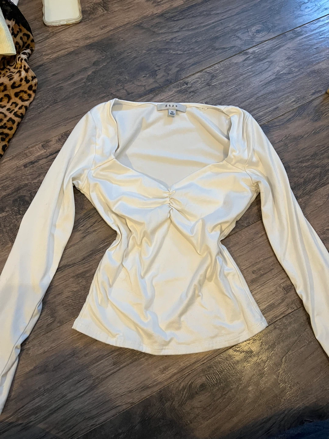 Gaze White Ruched Long Sleeve Top