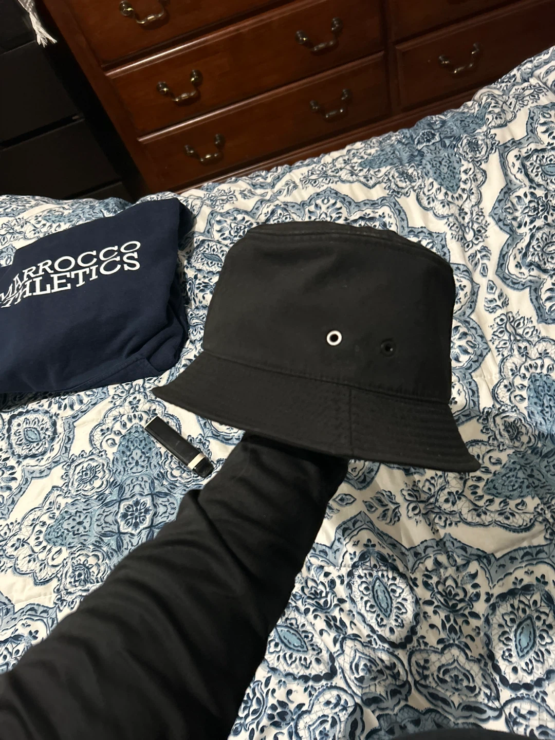 Moncler Black Bucket Hat Size L - photo 2