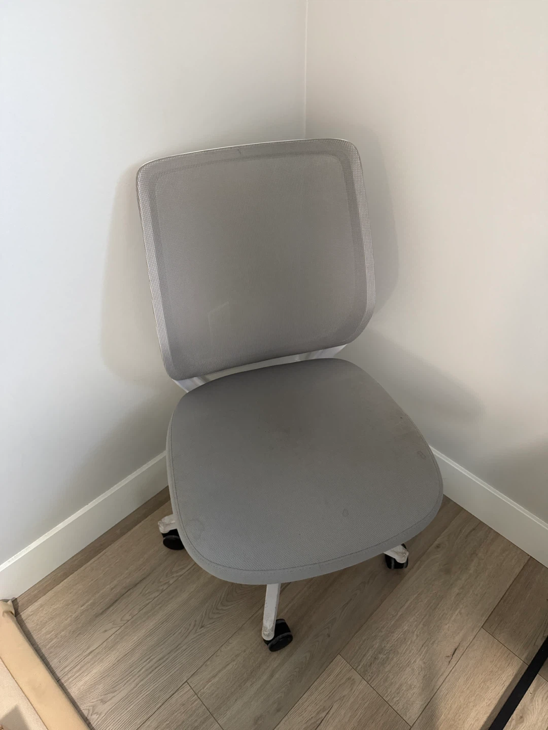 Grey Mesh Office Chair