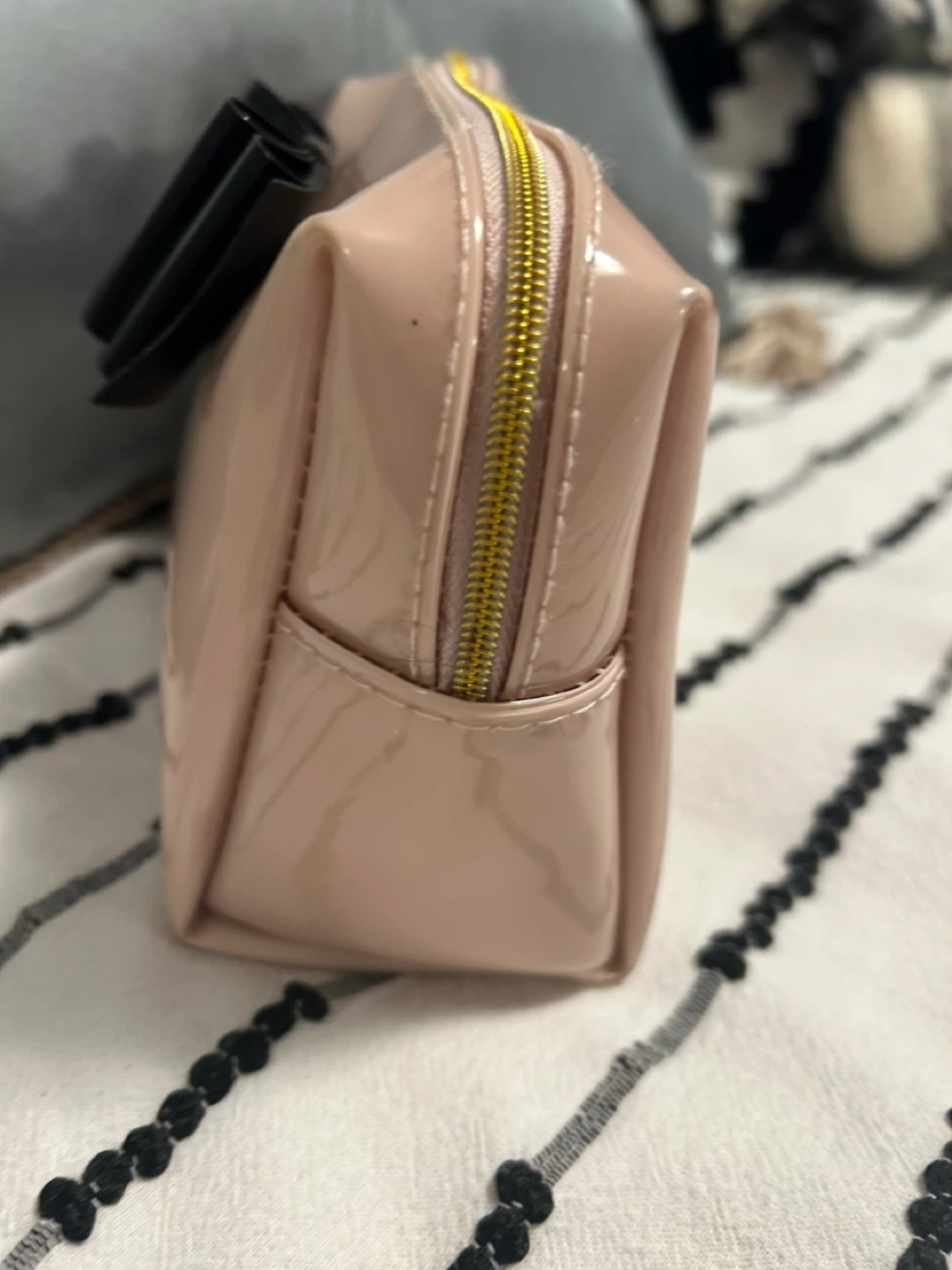 Ted Baker Pink Patent Bow Cosmetic Bag - photo 4