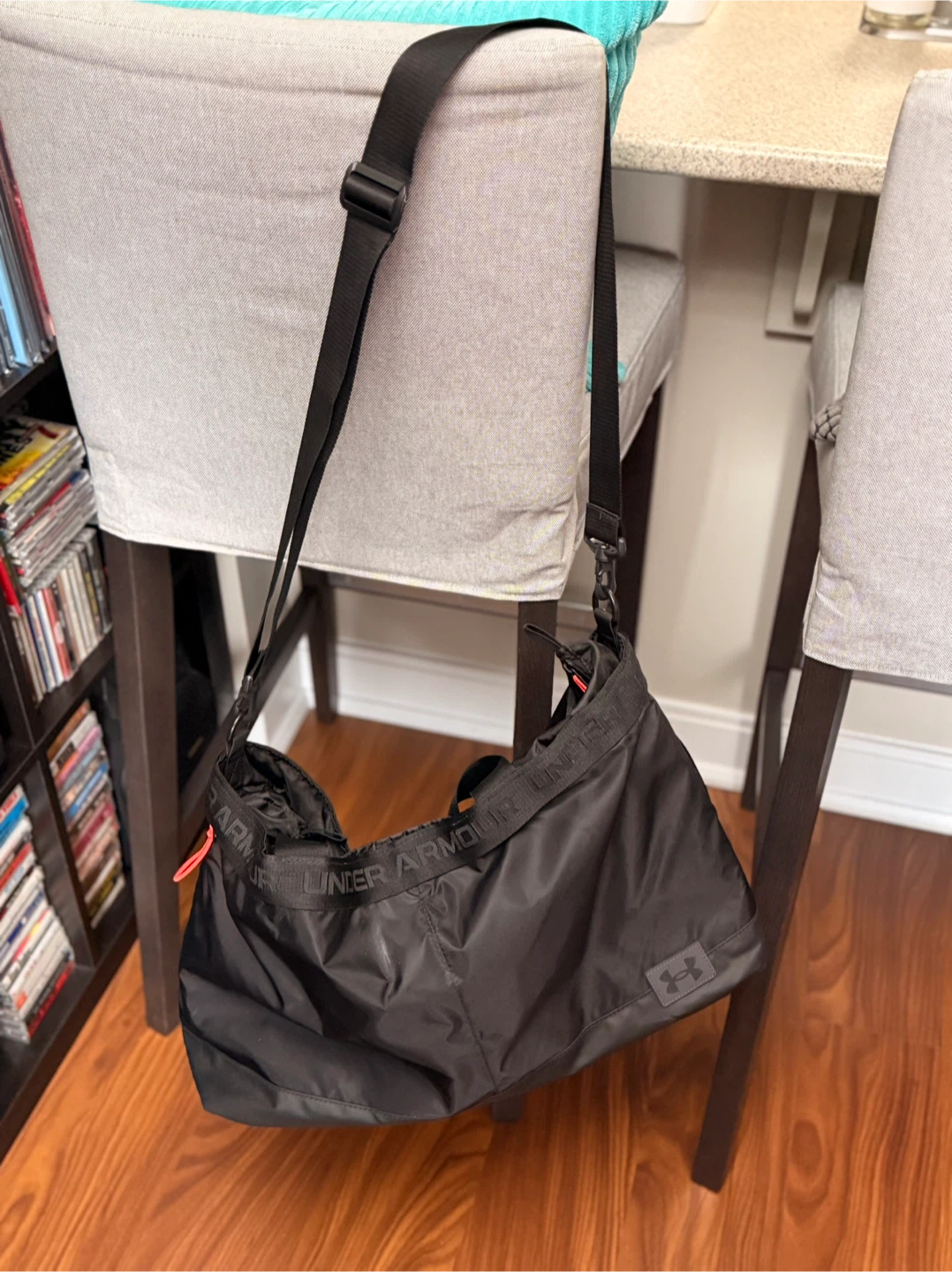 Under Armour Sports Duffle Bag — Like New, Shoe Compartment - photo 5