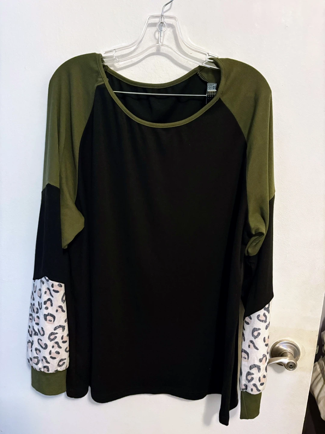 Women's 2XL Black & Khaki Long Sleeve Top
