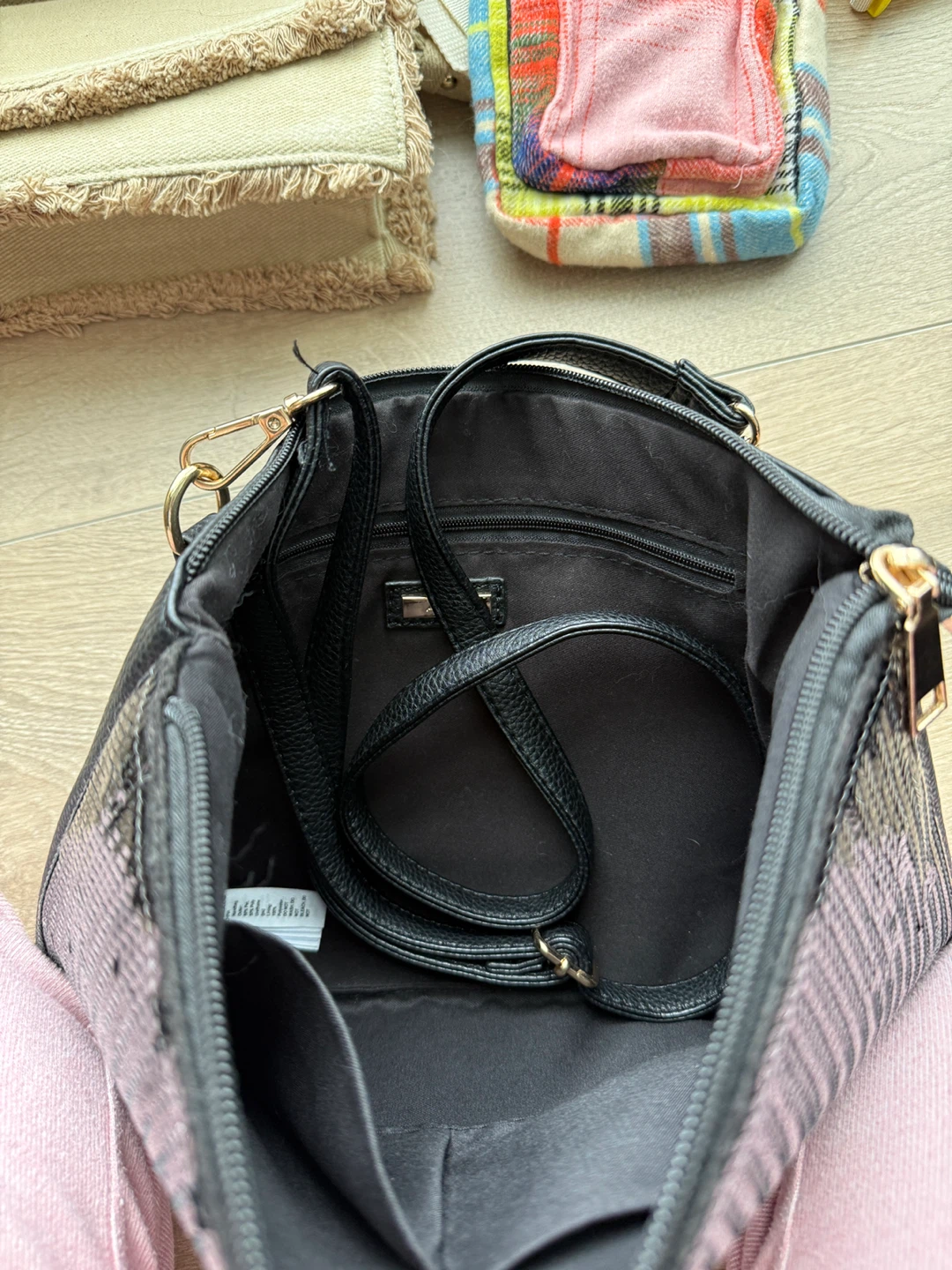 Three new bags: Beige Fringed Crossbody Bag - photo 2