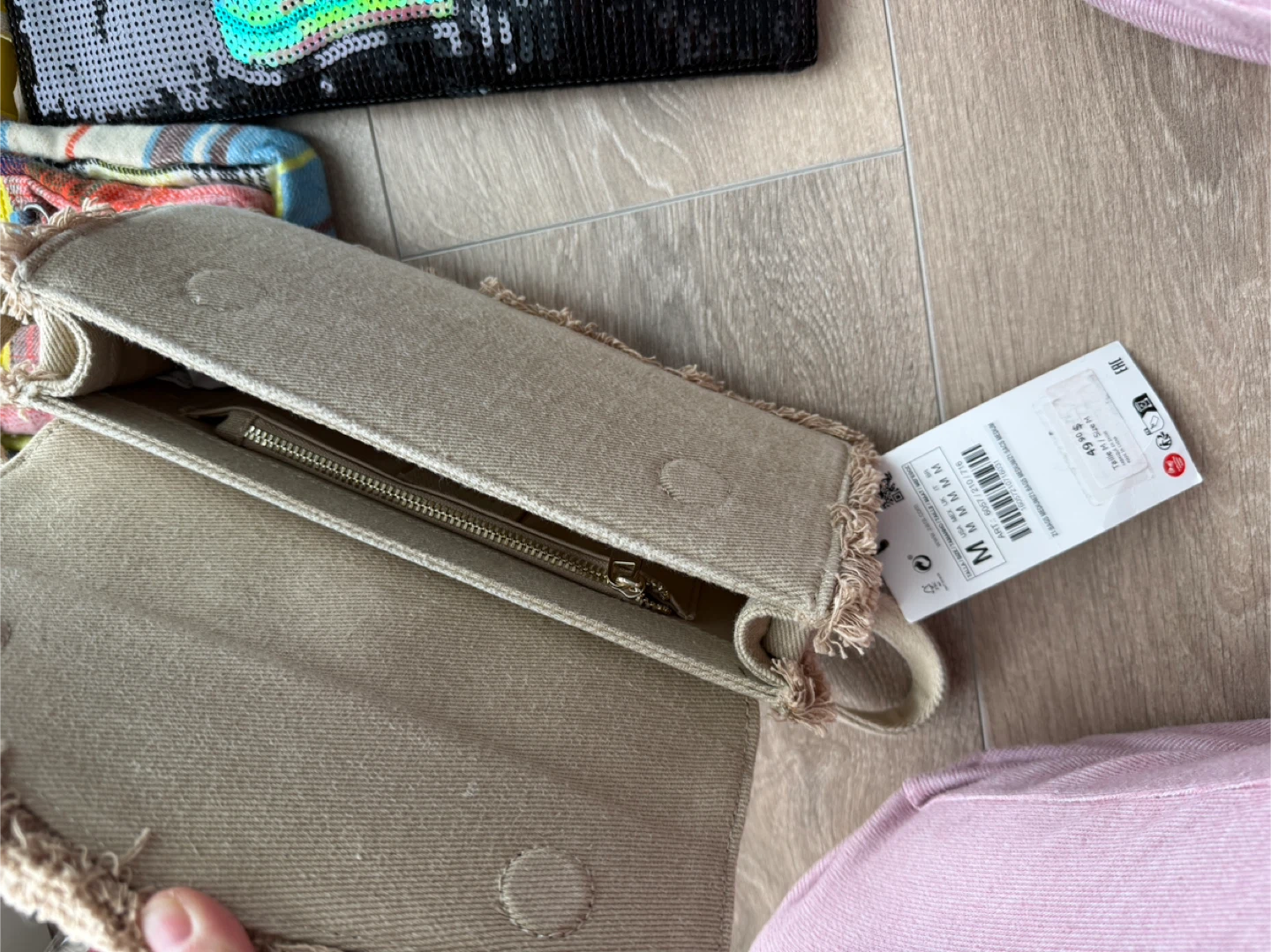 Three new bags: Beige Fringed Crossbody Bag - photo 4