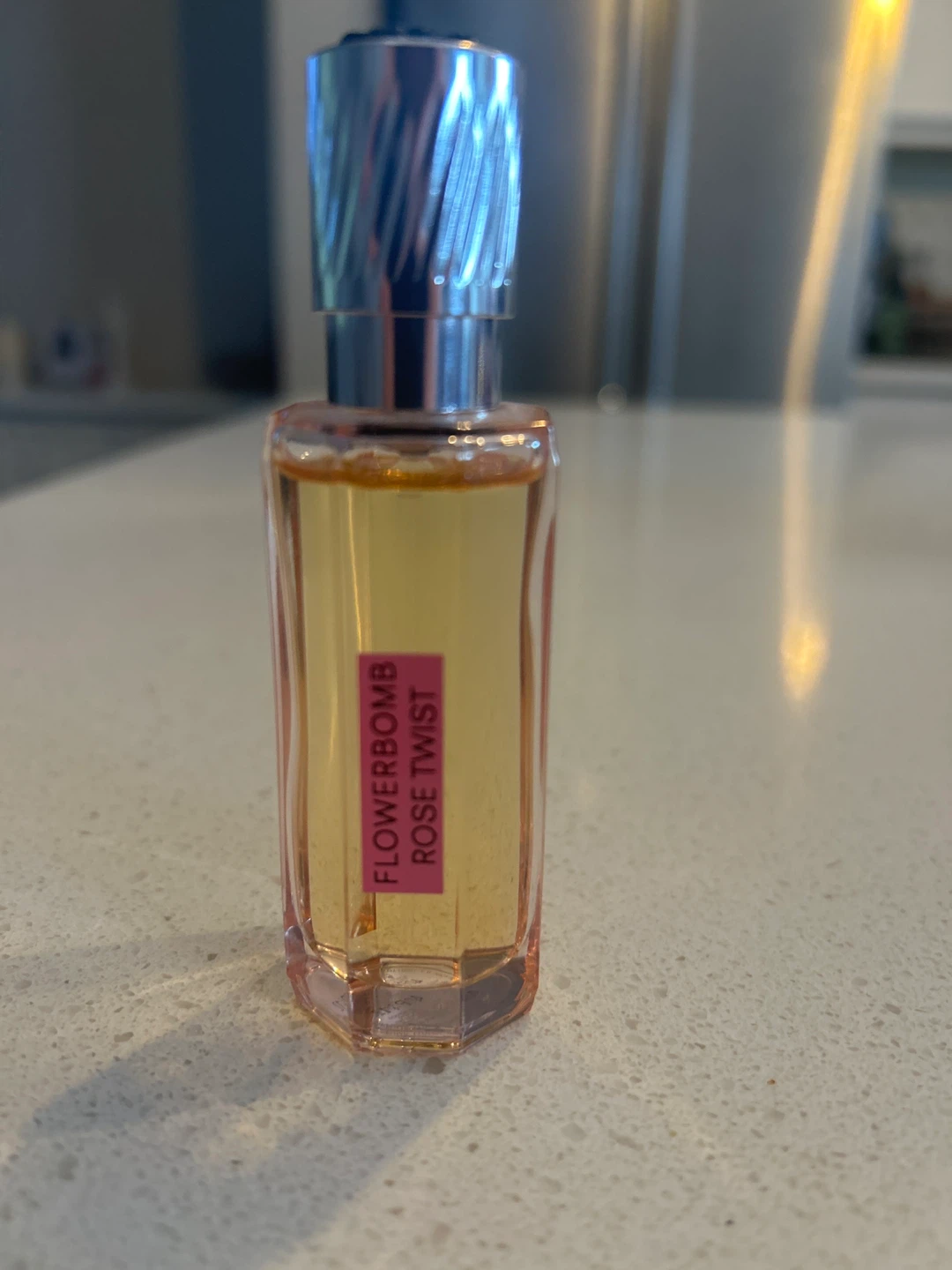 Viktor & Rolf Flowerbomb Rose Twist Mini Perfume