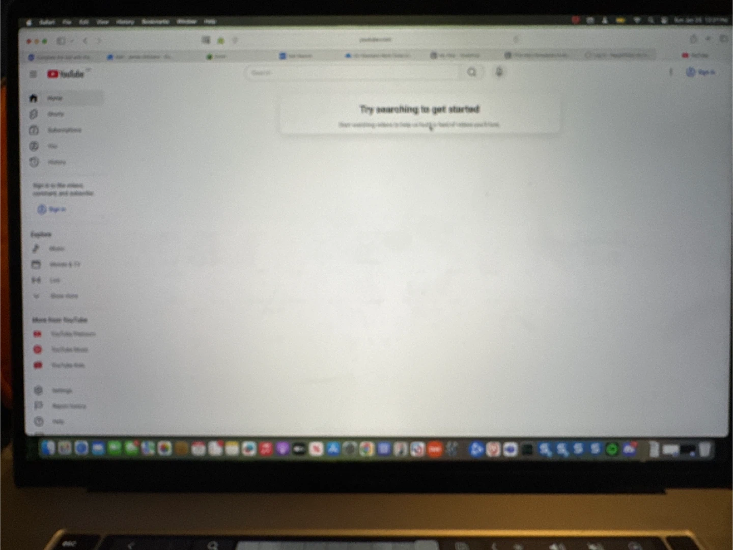 Apple MacBook Pro Laptop - photo 2