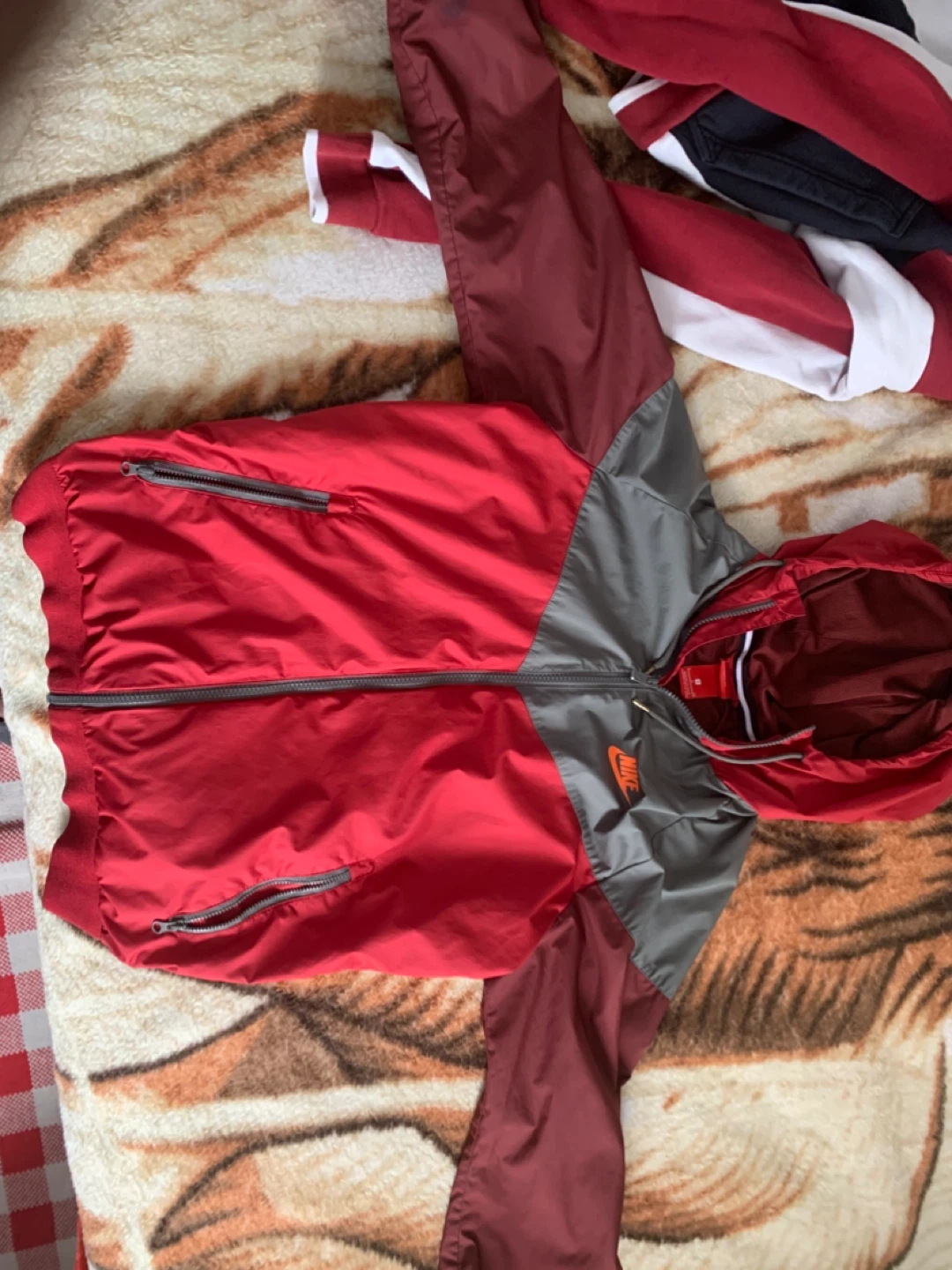 Nike Hooded Windbreaker Jacket - Red/Grey