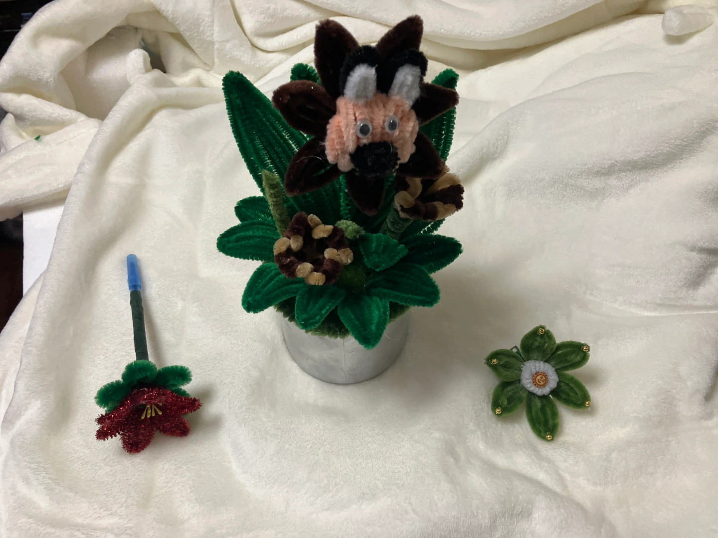 Handmade Pipe Cleaner Flower Arrangement - photo 4
