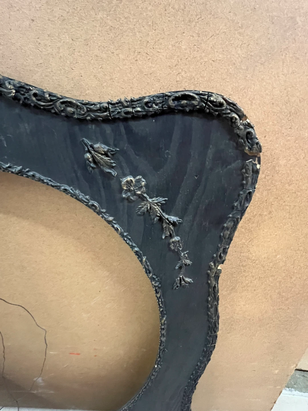 Vintage Black Ornate Oval Picture Frame - photo 3