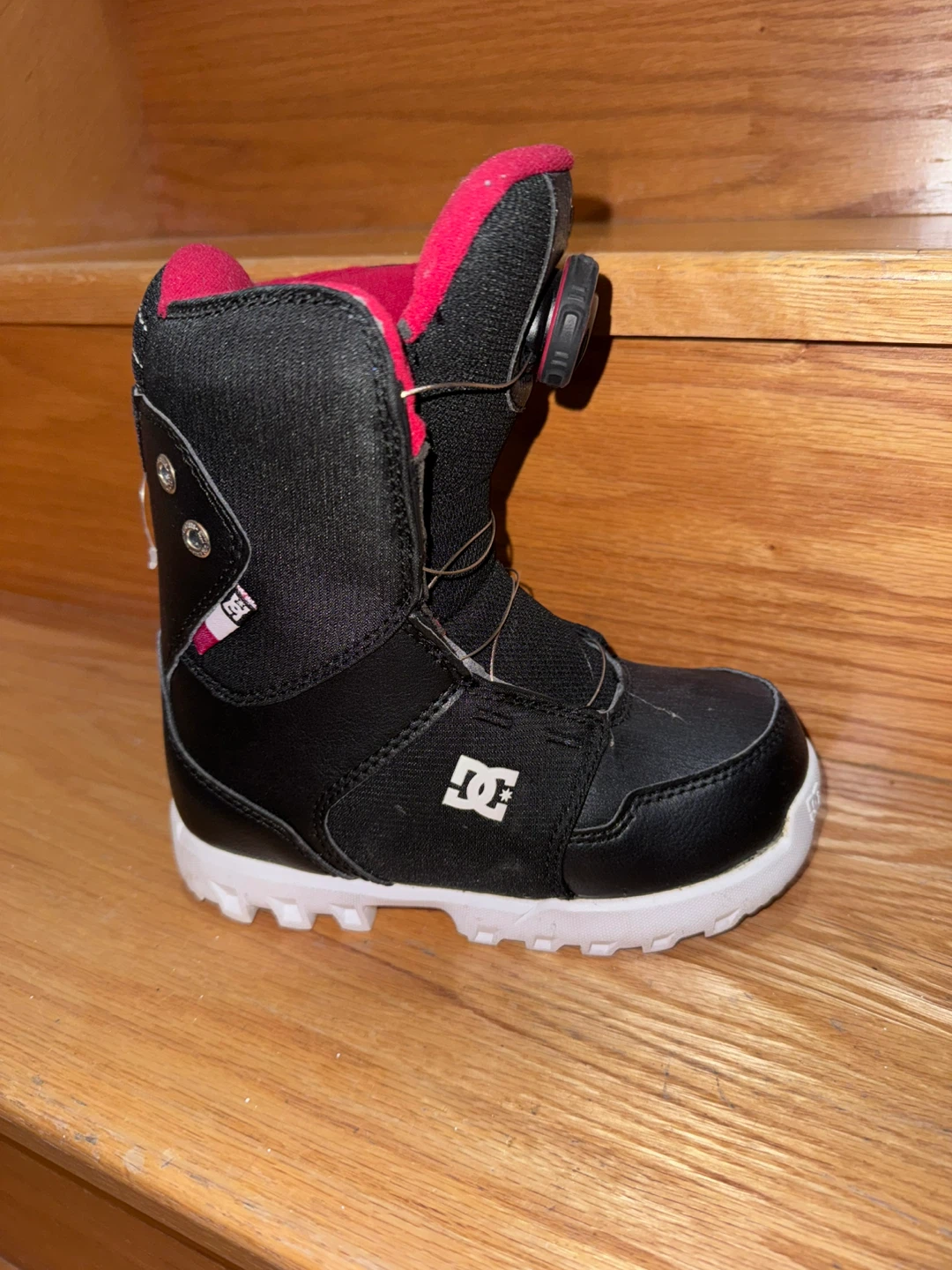 DC Youth size 2 Snowboard Boots