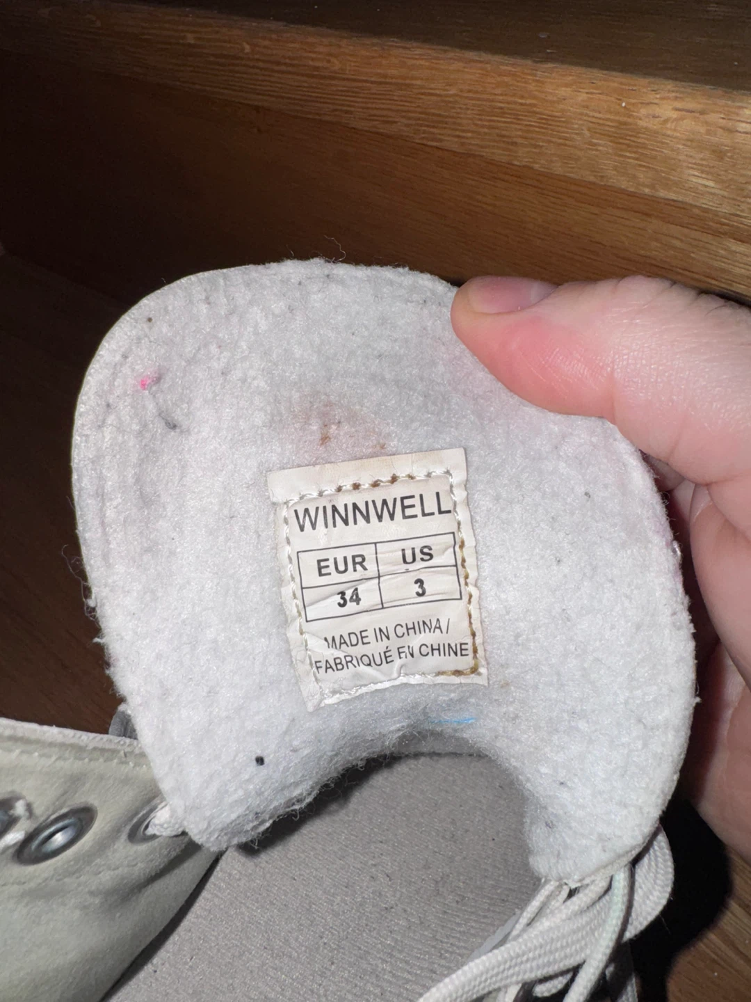 Winnwell White Figure Skates - Youth Size 3 - photo 2