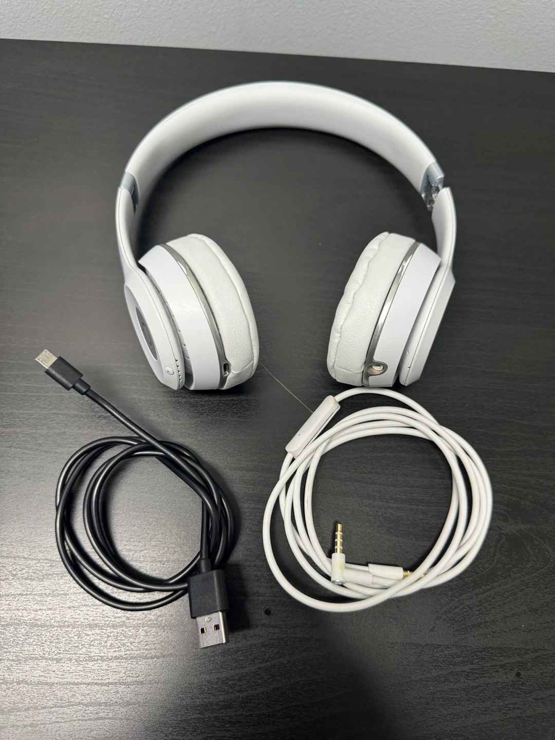 Beats Solo 3 Wireless Headphones - White - photo 3