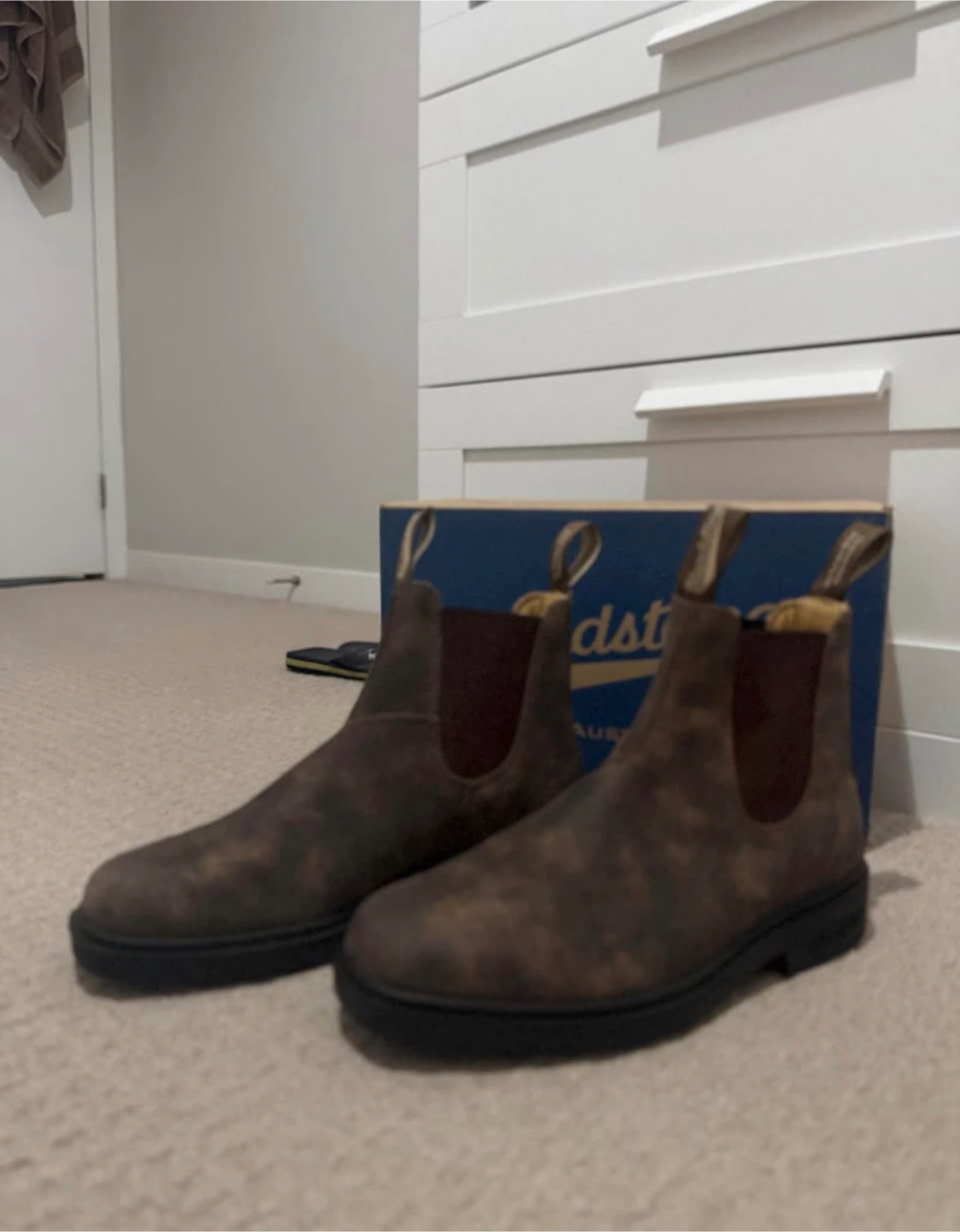 Blundstone Chelsea Boots - Brown Distressed Leather - photo 3