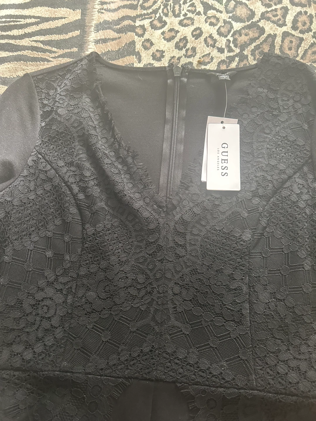 Brand new with tags GUESS Black Lace Romper Size S - photo 3