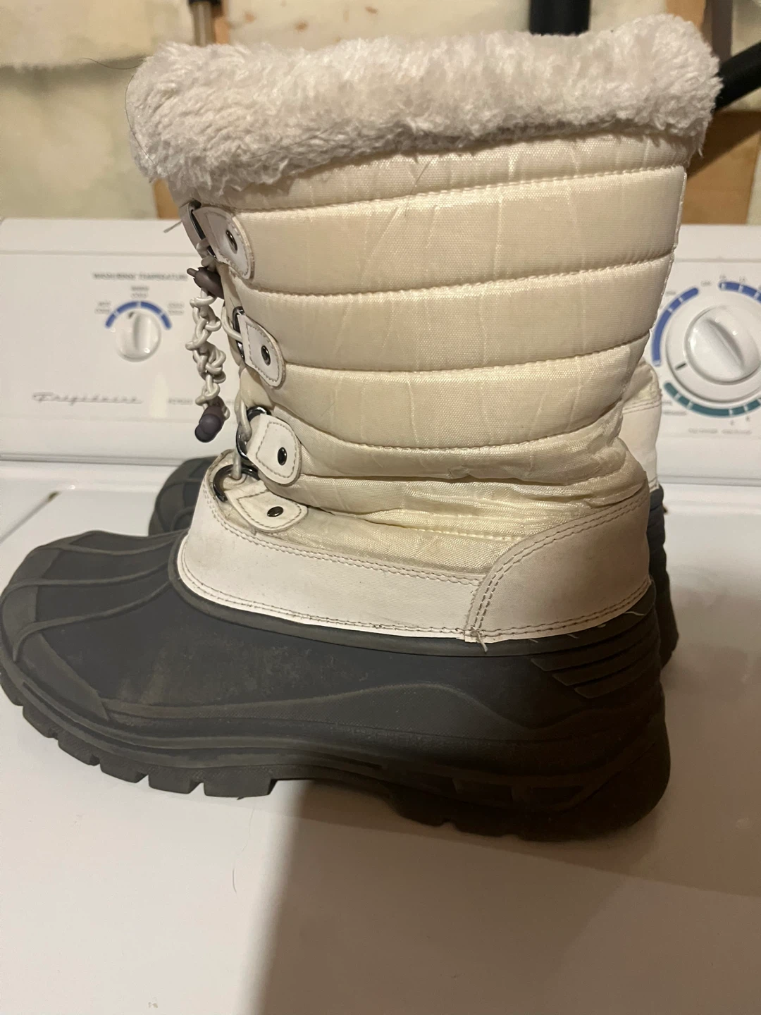 Women's Insulated Snow Boots size 7 - photo 2