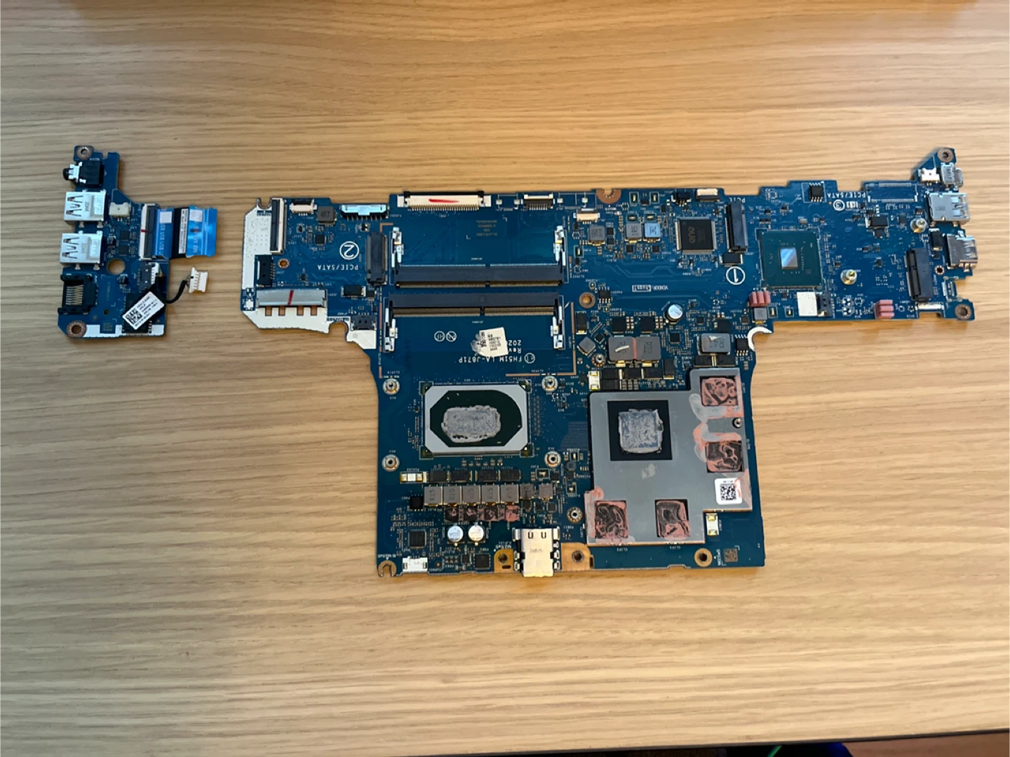 Motherboard FH51M LA-J871P Rev: 1B