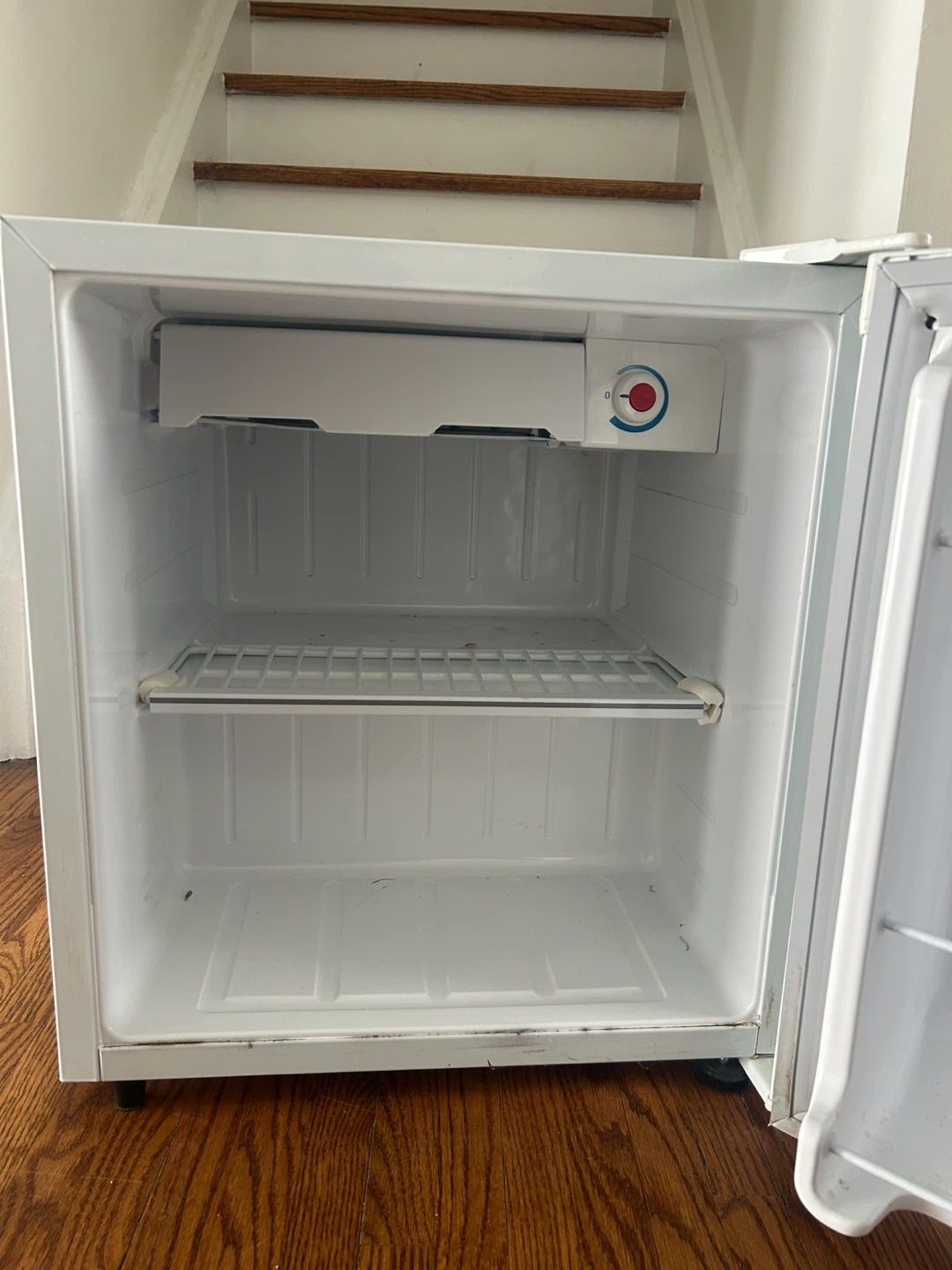 Danby Mini Fridge - counter top - photo 2