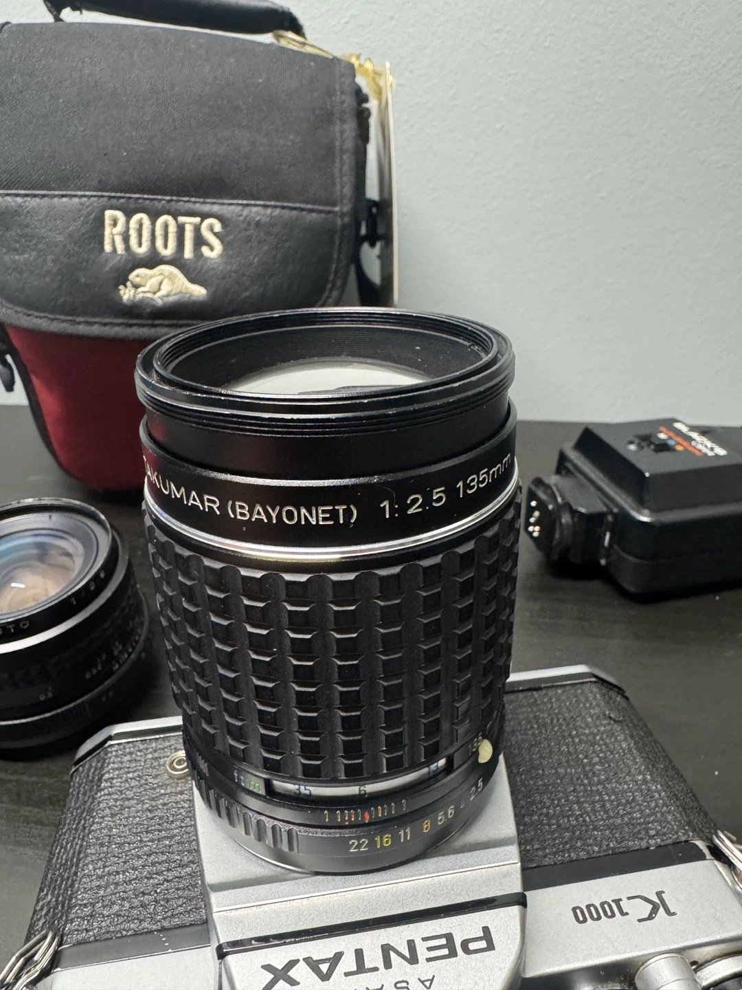Pentax K1000 35mm Film with Takumar 135mm & 28mm and Flash - photo 4