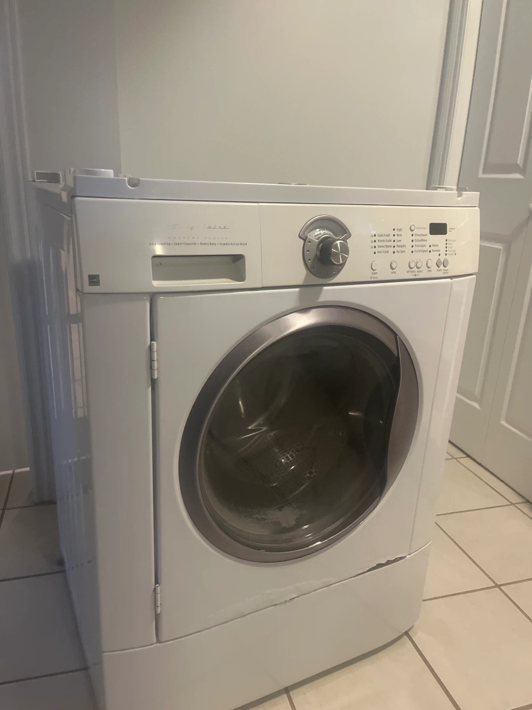 Frigidaire Front Load Washing Machine