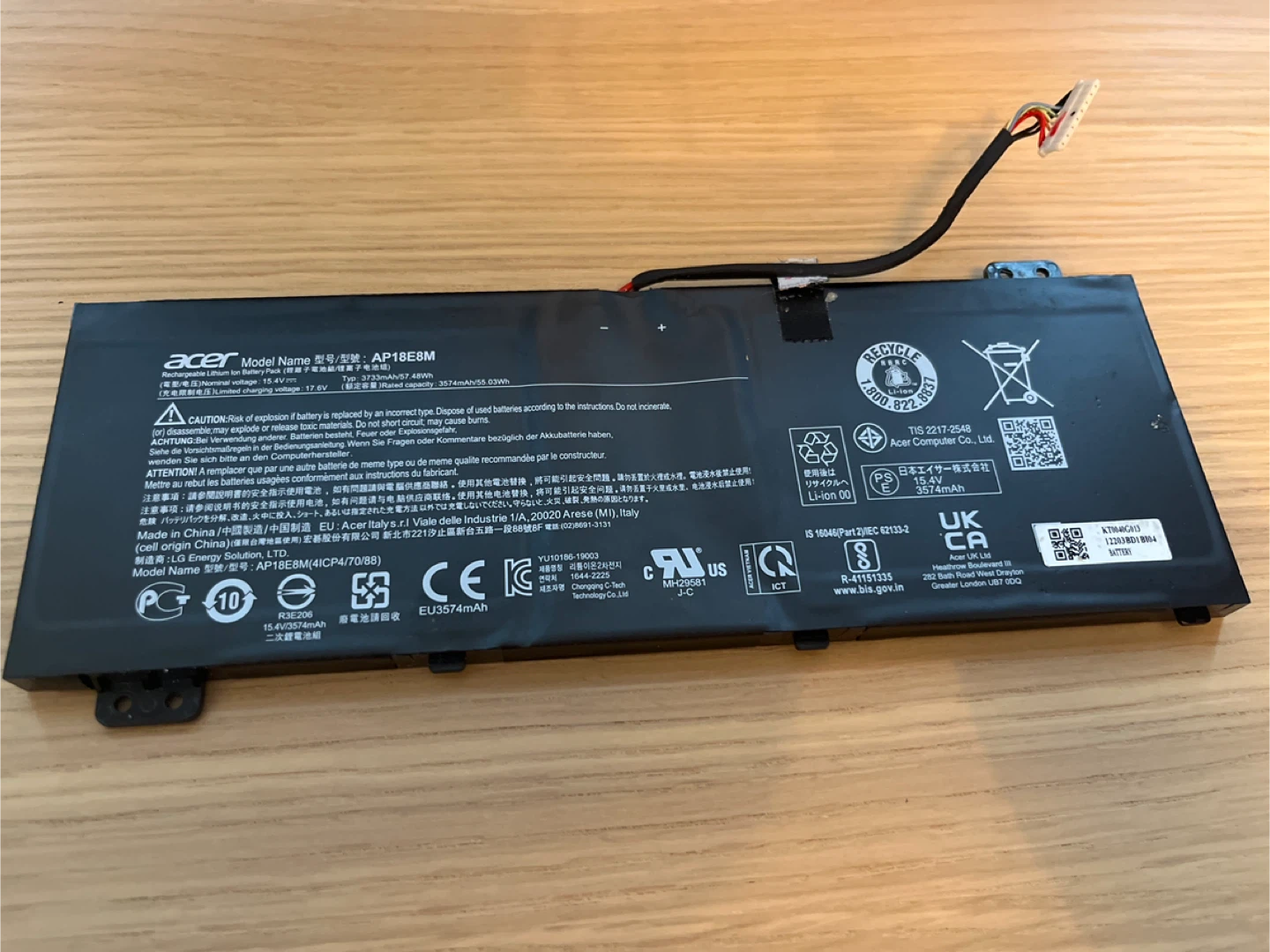 Acer AP18E8M Laptop Battery 15.4V 3574mAh - photo 2