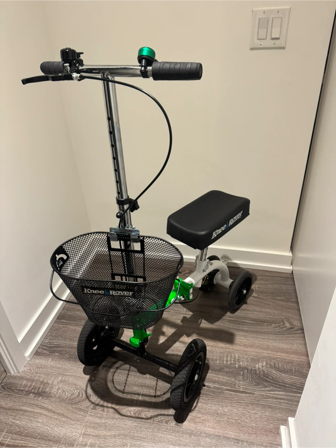 KneeRover Knee Scooter with Basket