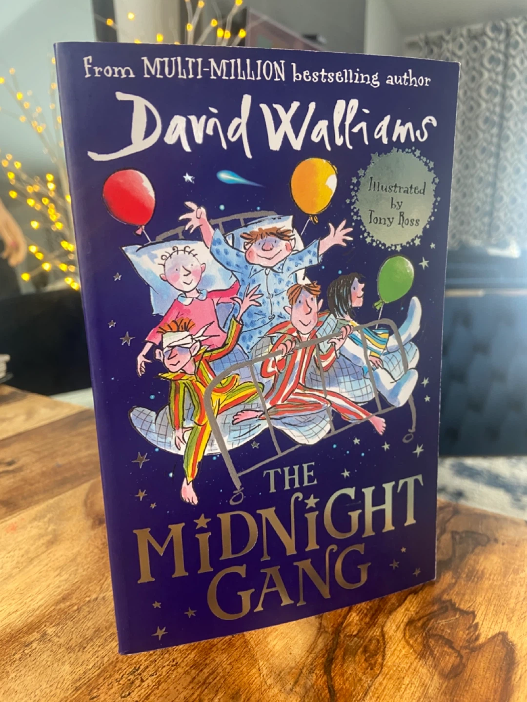 NEW: The Midnight Gang by David Walliams Book
