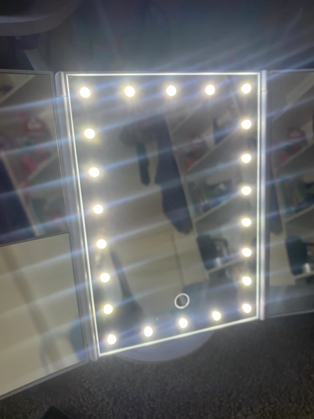 Tri-fold LED Makeup Mirror - photo 4