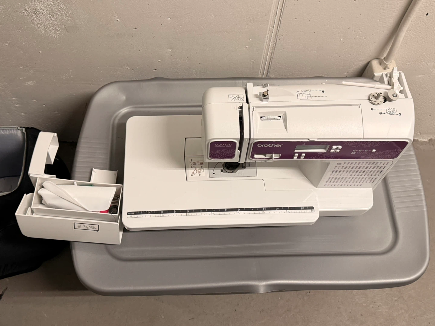 BROTHER Sewing Machine SQ9130 - Barely used, Bundle - photo 3