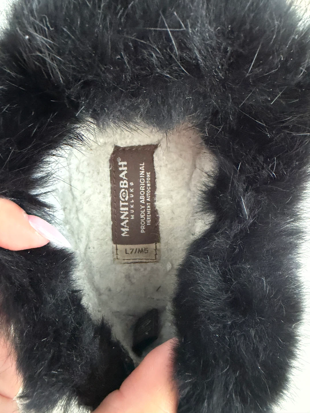 Manitobah Mukluks Black Suede Fur Trim Moccasins - Size L7/M5 - photo 4