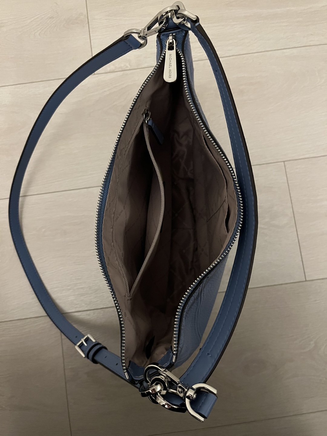Michael Kors Blue Leather Shoulder Bag - photo 3