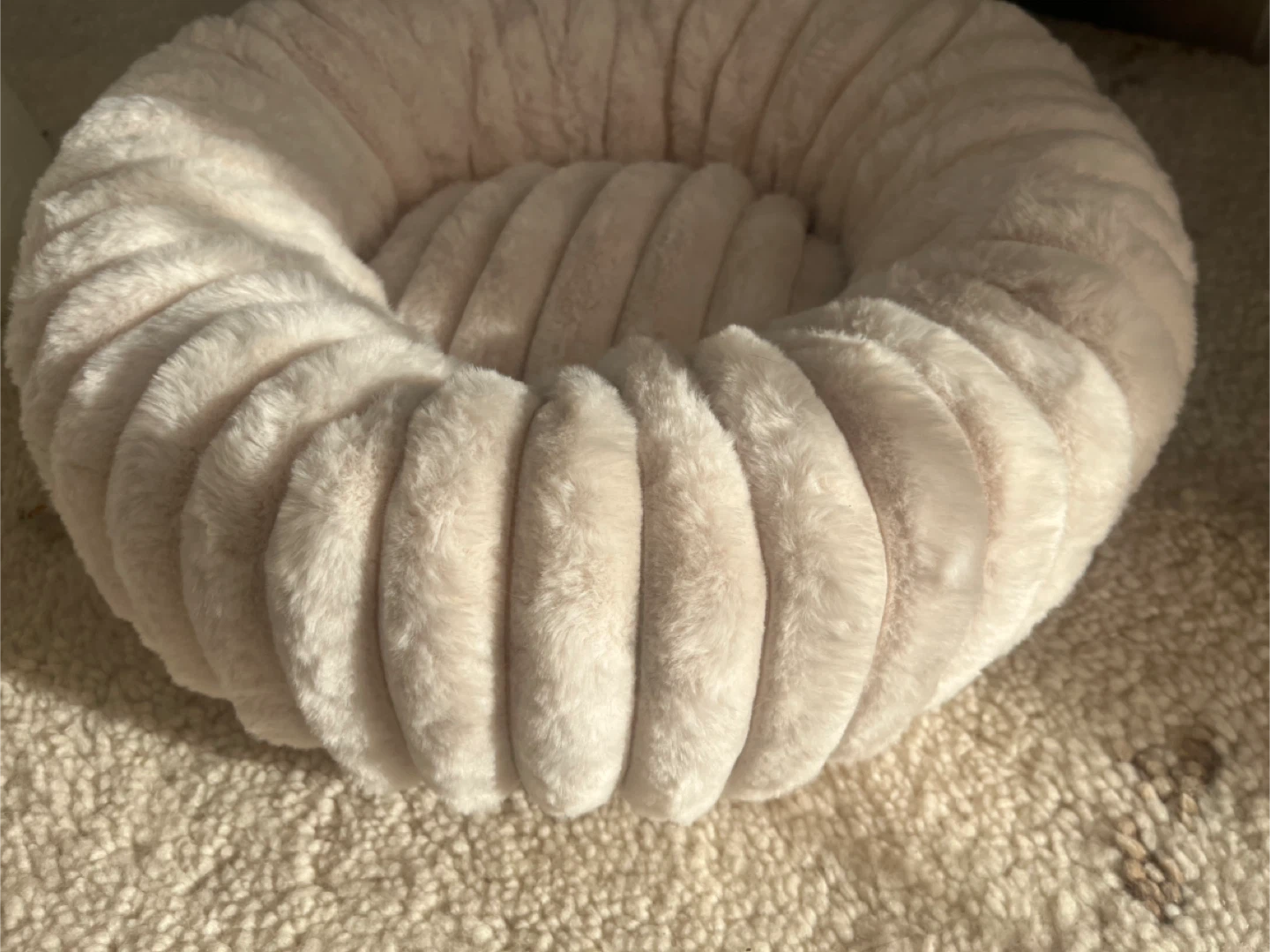 Plush Pet Bed - photo 2