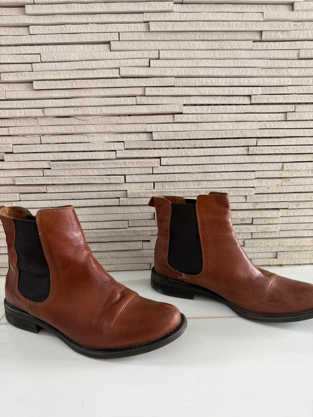 Brown Leather Chelsea Boots Size 40 - photo 3