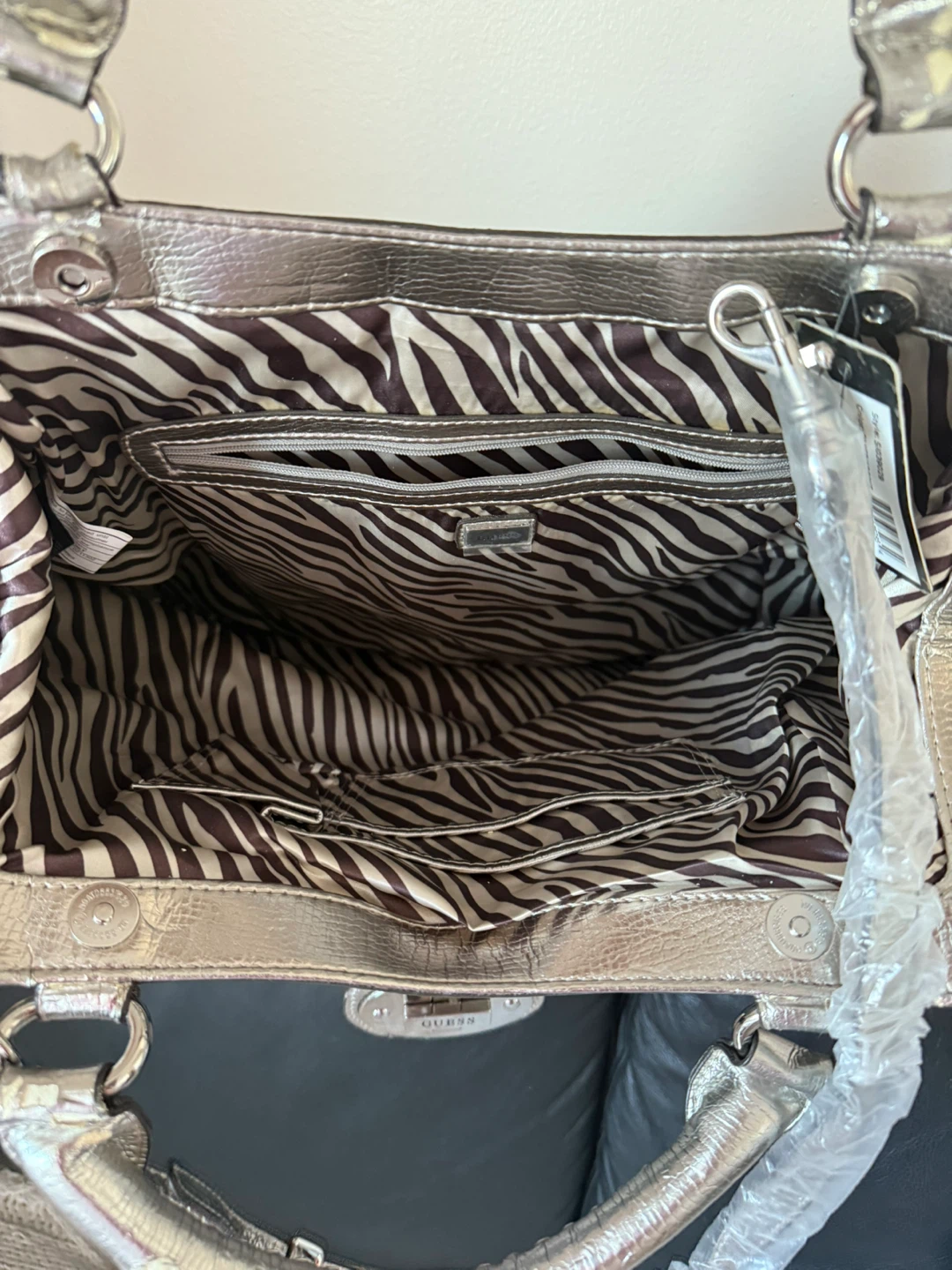 Guess Monogram Hobo Handbag - photo 4