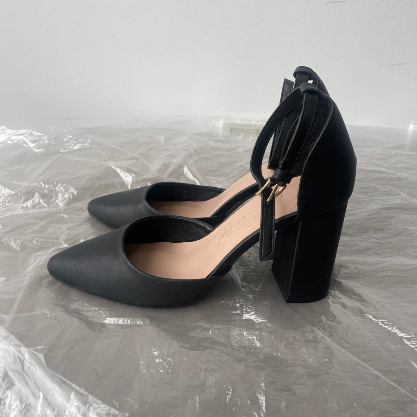 Black Block Heel Shoes with Ankle Strap. Size 7-7.5 - photo 3