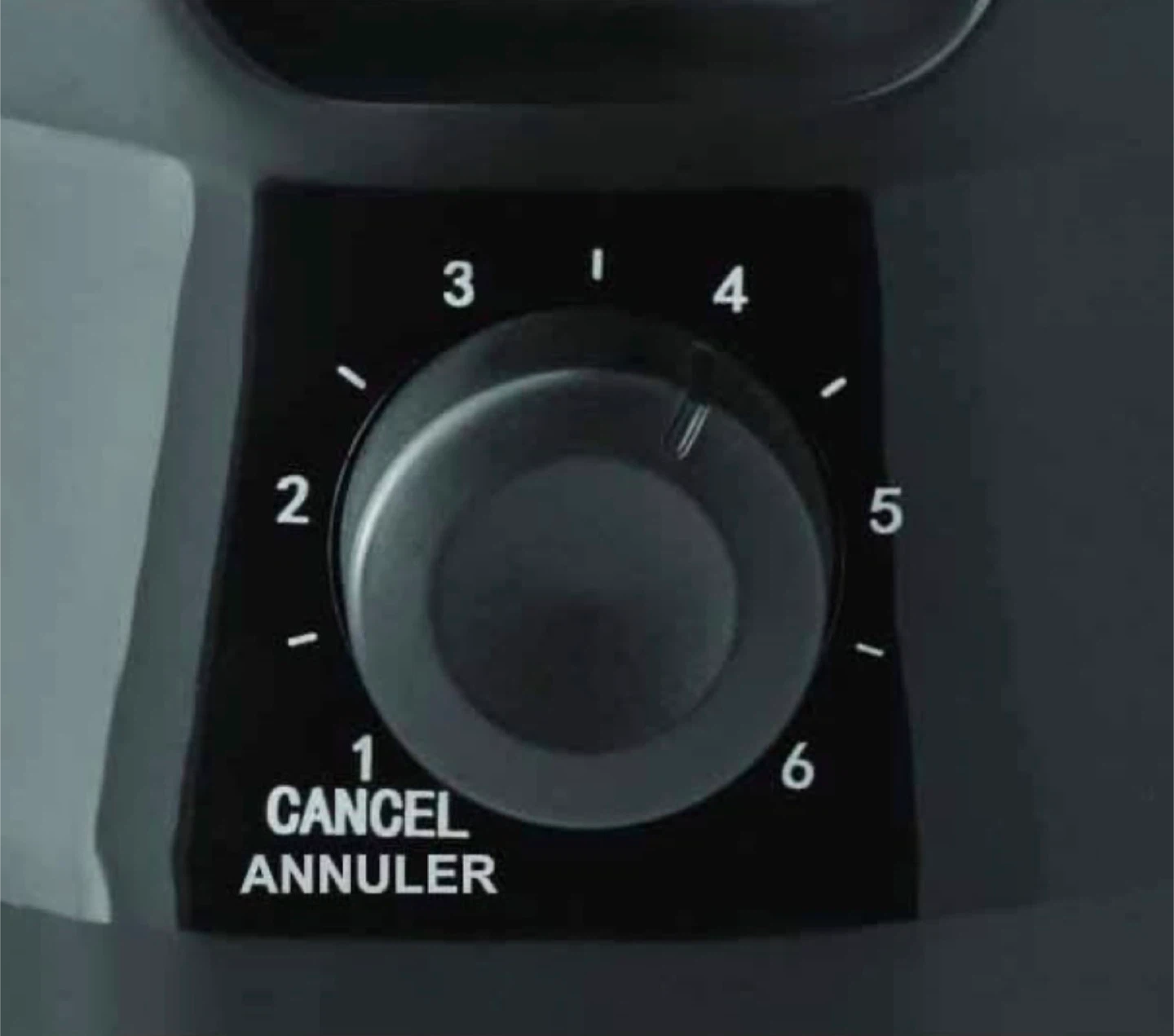 Black 2-Slice Toaster - photo 3