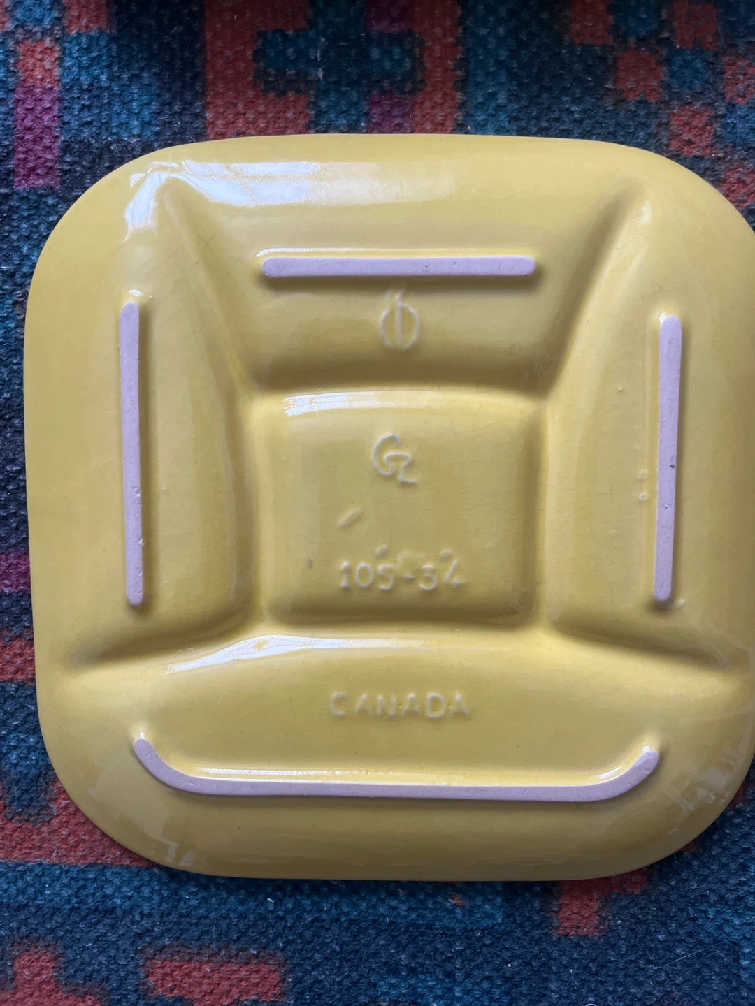 Set of 2 Yellow Divided Plates - photo 2