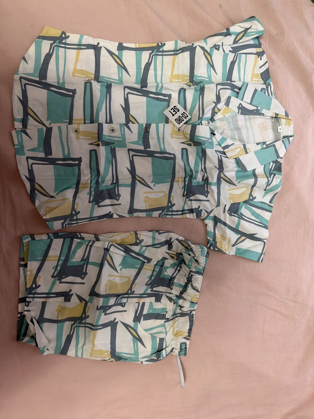 CO-ORD SET Shirt and Shorts - Abstract Print