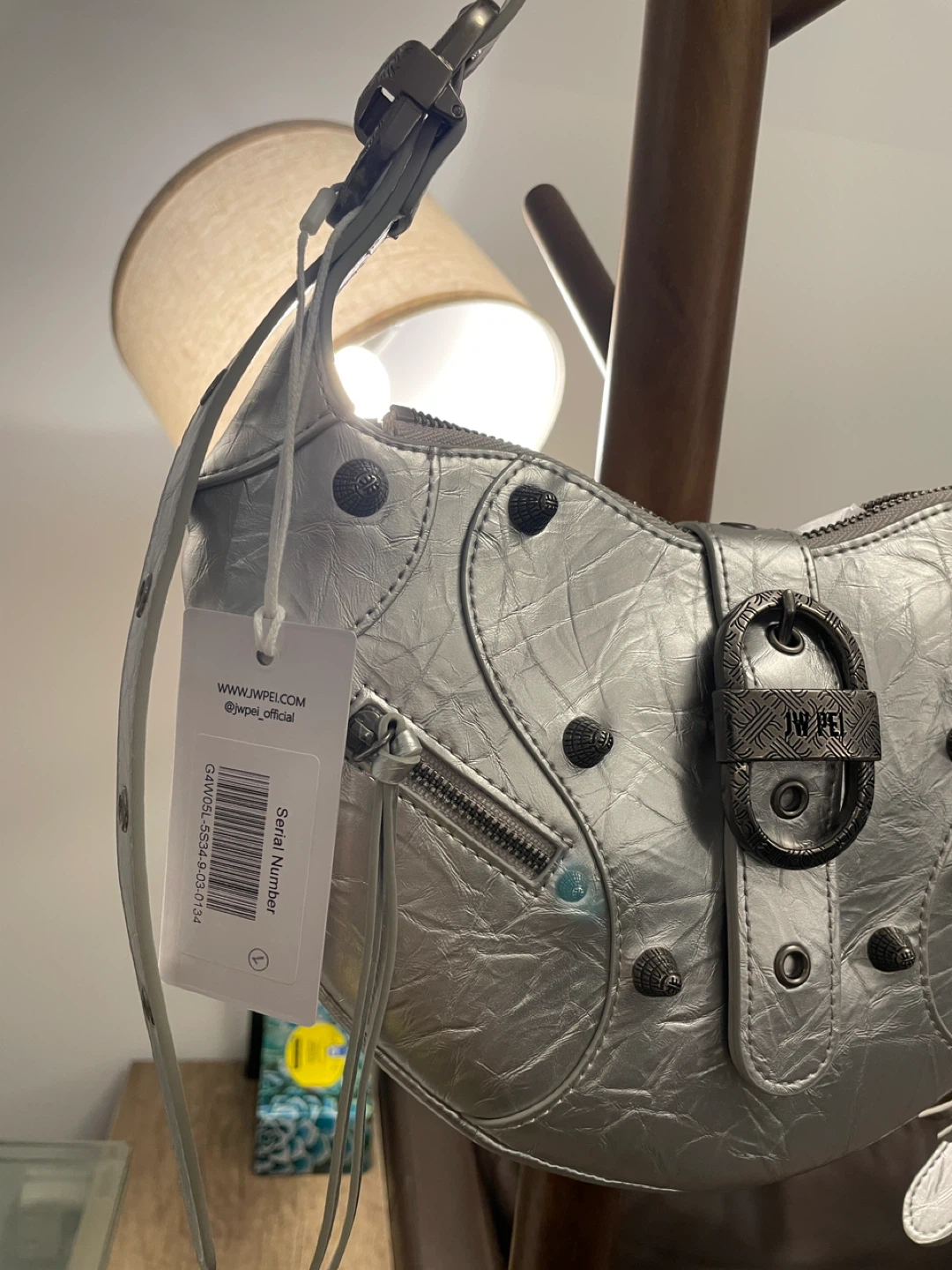 BRAND NEW WITH TAG AND ORIGINAL BOX JW Pei Tessa Silver Handbag - photo 4
